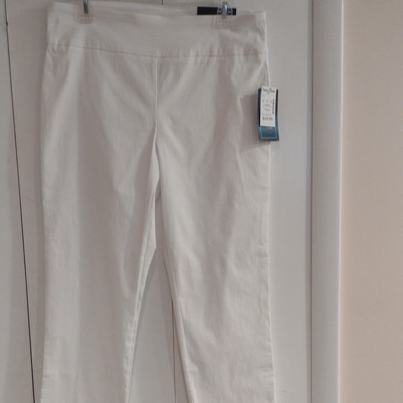 Attyre New York "Audrey" White Pull On Ankle Pants size 12 lace trim hem - Picture 3 of 6